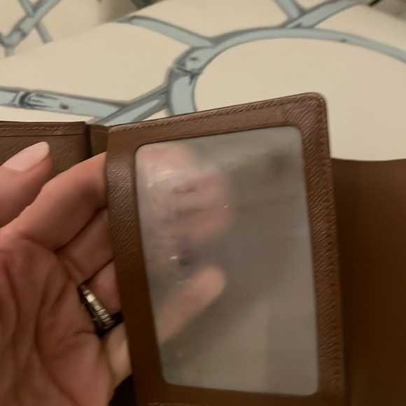 GUC LV Louis Vuitton monogram compact wallet with gold closure. - Picture 7 of 12